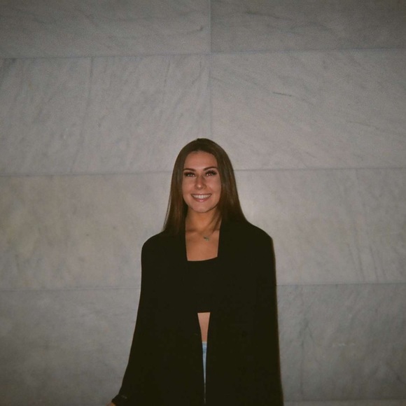 Meet your Posher, Jade - Picture 1 of 1